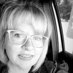 Meet your Posher, Holly